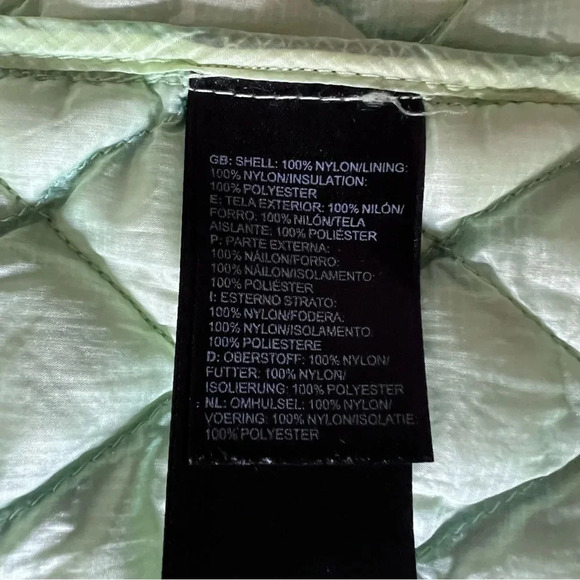 Women’s North Face Packable Lightweight Jacket - Picture 12 of 12